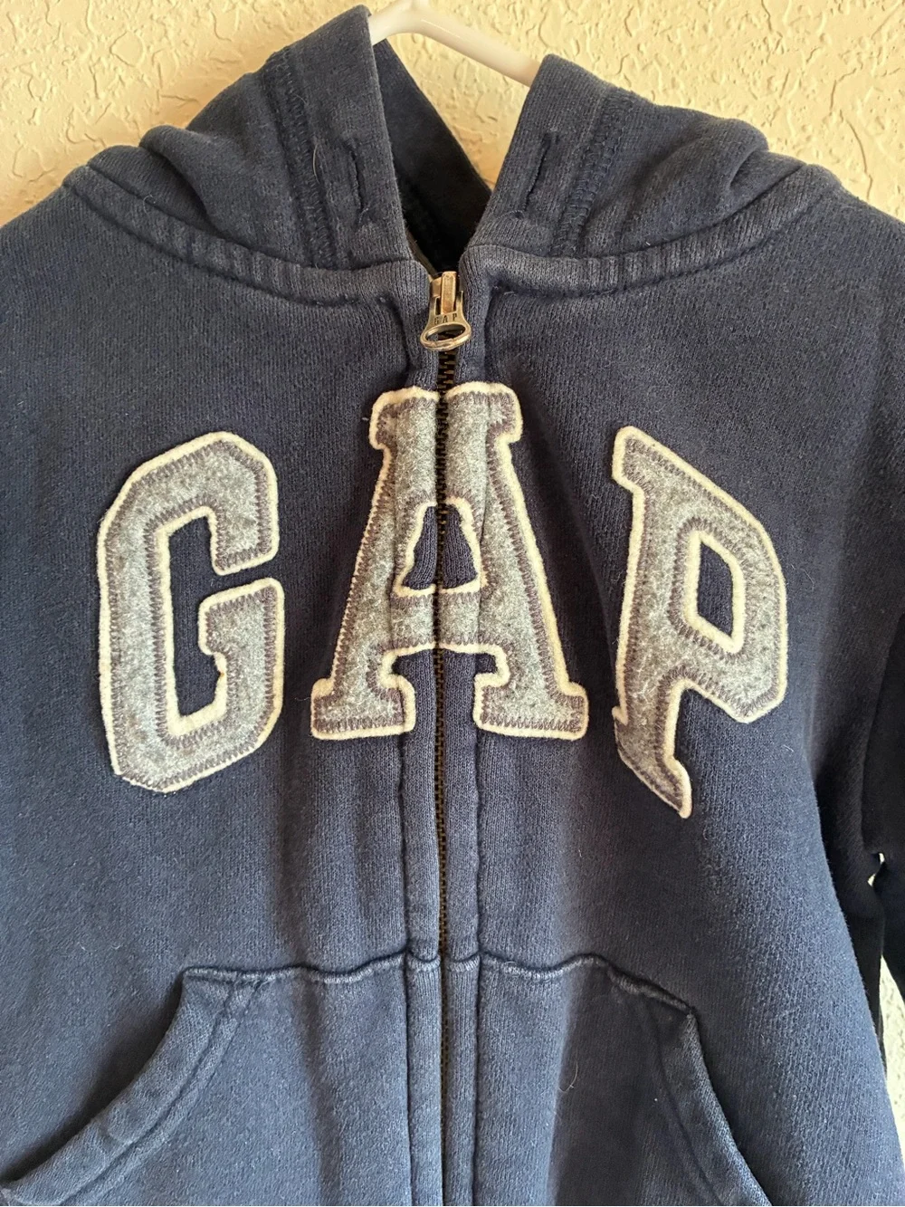 GAP navy gray